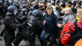 Ausschreitungen bei „Querdenker“-Demo in Kassel