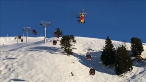 Skifahrer aus Seilbahn gerettet