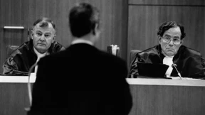 Ein  runder Tisch ohne Garantie