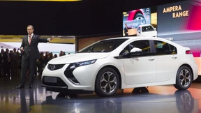 Opel tritt mit E-Vorsprung und drei Premieren an