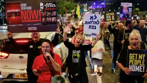 Tausende Israelis demonstrieren für Geiseln: „Bleibt stark. Überlebt.“