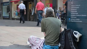 Arbeitslosigkeit sinkt, Armut nicht