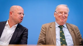 Gauland zieht Entscheidung des Bundesschiedsgerichts in Zweifel
