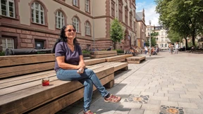 Statt Autos Sitzbänke und ein erster Trinkwasserbrunnen