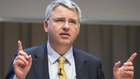 Der Roche-Chef verdient mehr als 13 Millionen Euro