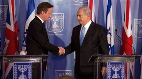 Camerons Israel-Besuch von Gewalt überschattet