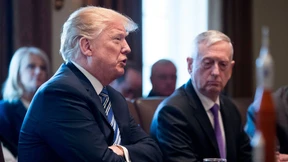 Trumps Regierung kündigt neues Verbot von Transgender-Rekruten an