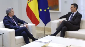 Sánchez steht allein da