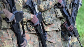 Wie viele Menschen sind von der Wehrdienstreform betroffen?