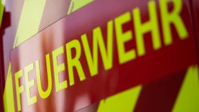 Zweijähriges Kind bei Wohnungsbrand verletzt