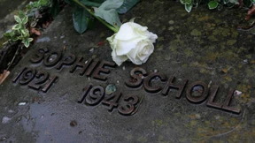 Von der Wiege bis zum Heldentod