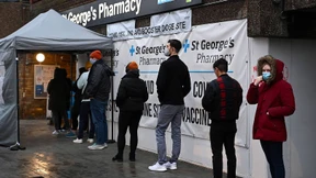 Omikron-Variante breitet sich in Großbritannien rasant aus