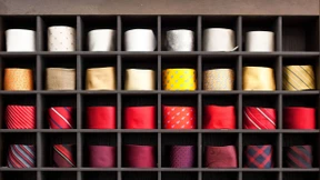 Der Krawatte geht es an den Kragen