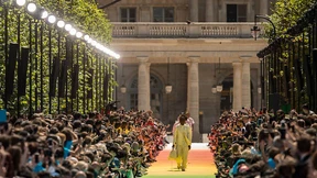 Wie ein Korsett aus Nadelstreifen