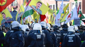 Polizei stoppt Kurden-Protestmarsch