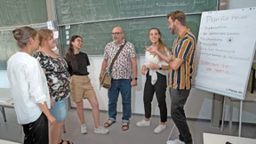 Ausflüge in die Finanzwelt und ins Fastnachtsmuseum