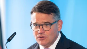 Rhein begrüßt Beobachtung der hessischen AfD