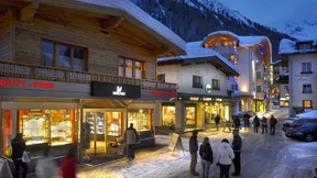 Wo Zollhüttchen auf der Skipiste stehen