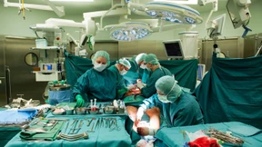 Teilzeitarbeit heißt nicht, während der OP das Skalpell fallen zu lassen