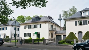 Reiche Freunde zahlen sich aus