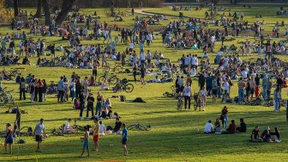 Deutsche zufrieden wie vor der Krise