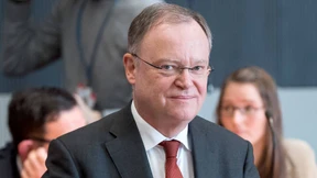 Stephan Weil hält Managergehälter für zu hoch