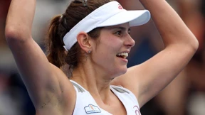 Dreifaches Hoch mit neuen Saiten