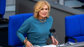 Klöckner mahnt „Zurückhaltung“ bei Smartphone- und Tabletnutzung an