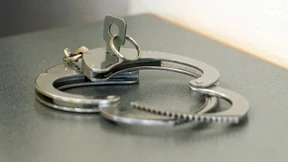 Mutmaßlicher Bankräuber stellt sich der Polizei