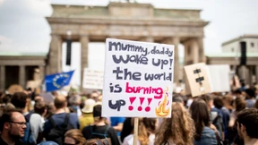 Wer mindestens 16 ist, darf nun auch bei der Europawahl abstimmen