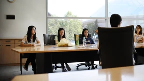 Ein misstrauisches Auge auf chinesische Studenten