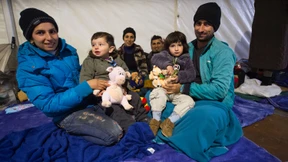 Schäuble und Seehofer unterstützen de Maizière