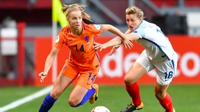 „Ons EK“ und die Pässe der Nummer 14