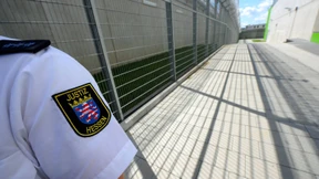 Gefährder dürfen vor Abschiebung in Gefängnis