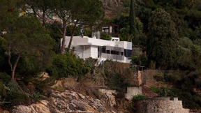 Auferstanden aus Ruinen