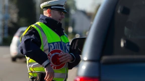 Rechts ranfahren und Portemonnaie zücken