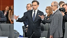 Wer soll für die Rüstung zahlen?