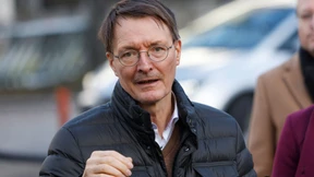 Lauterbach: Testpflicht für Reisende aus China „noch nicht notwendig“