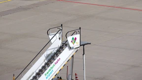 Blind vor der Babyöl-Connection