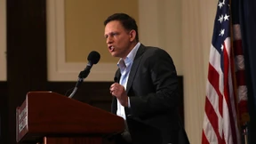 Was hat Peter Thiels Firma mit Cambridge Analytica zu tun?