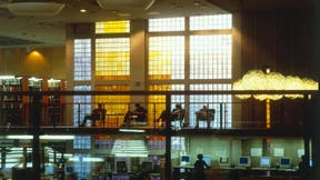 „Zersetzende“ Literatur kommt nach Frankfurt