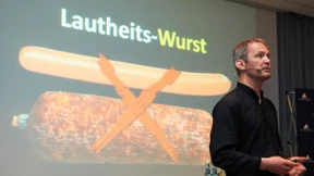 Demnächst hat der Werbeblock ausgebrüllt