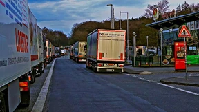 Regel-Wirrwarr im Lkw-Verkehr