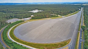 Auch auf der Teststrecke konkurrieren die Asiaten mit Opel