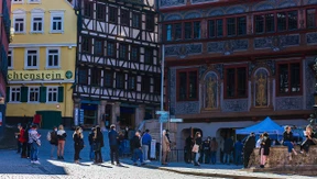 Wie Städte die Läden wieder öffnen