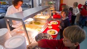 Von roten Tellern schmeckt’s nicht so gut