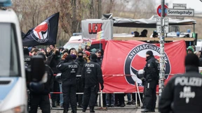 Tausende demonstrieren gegen Rechtsradikale