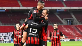 Eintracht Frankfurt mit Feuer und Barkok