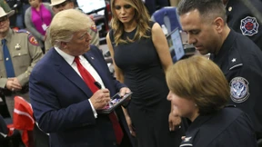 Trösten, abwiegeln, spotten