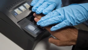 Bamf-Chefin fordert Fingerabdrücke aller Flüchtlinge